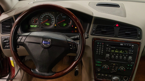 Volvo XC70 polskie menu w liczniku
