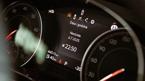 BENTLEY BENTAYGA - polskie menu, polski lektor, zmiana regionu