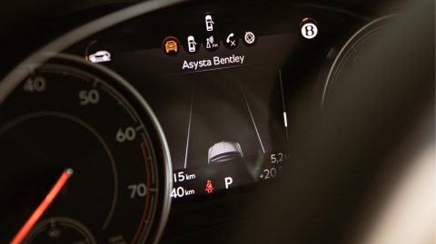 BENTLEY BENTAYGA - polskie menu, polski lektor, zmiana regionu