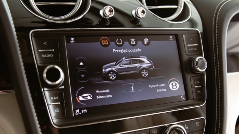 BENTLEY BENTAYGA - polskie menu, polski lektor, zmiana regionu