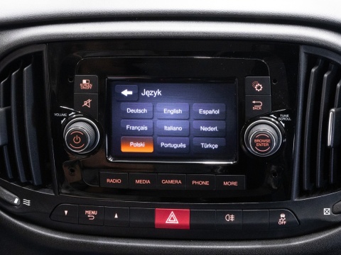 Dodge Ram Promaster City polskie menu, zmiana regionu
