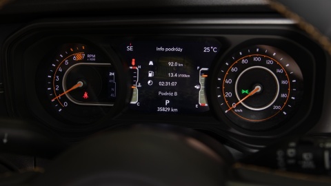 JEEP WRANGLER UCONNECT 5 HARMAN BECKER 12.3" polskie menu, polski lektor, zmiana regionu