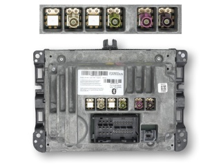 Naprawa Radia Uconnect 8.4" Harman Becker VP3 VP4 - Chrysler Pacifica, 200, 300 (2015-2017r.) | Serwis nawigacji
