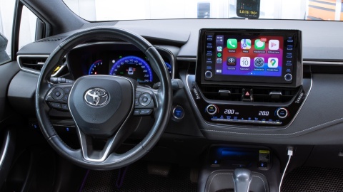 Aktywacja CarPlay / Android Auto Toyota Corolla RAV4 bez wymiany
