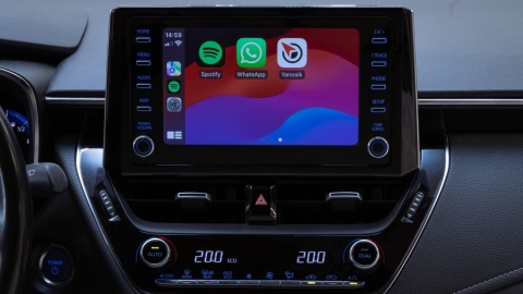 Aktywacja CarPlay / Android Auto Toyota Corolla RAV4 bez wymiany